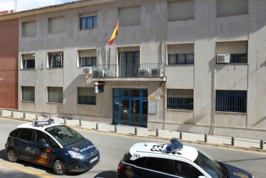 Detenidos los tres jóvenes que lanzaron un contenedor por el Viaducto de Teruel Detenidos los tres jóvenes que lanzaron un contenedor por el Viaducto de Teruel