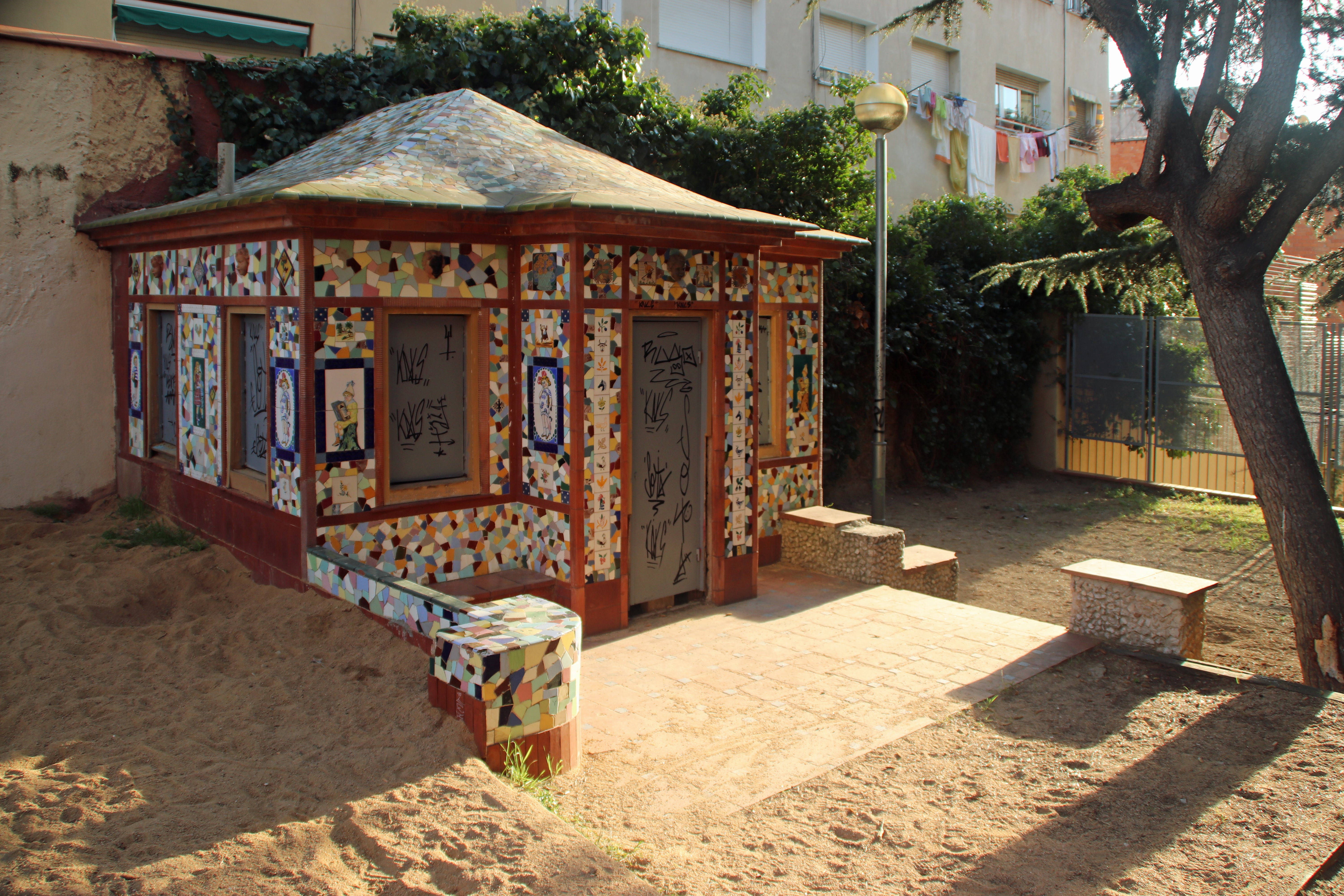 La impressionant casa de nines amagada a uns jardins de Barcelona La impressionant casa de nines amagada a uns jardins de Barcelona