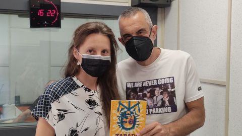 Carolina Sarmiento y Rafa Guti&eacute;rrez en los estudios de Onda Cero Gij&oacute;n