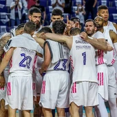Los jugadores del Real Madrid celebran el pase a la final de la Liga ACB Los jugadores del Real Madrid celebran el pase a la final de la Liga ACB