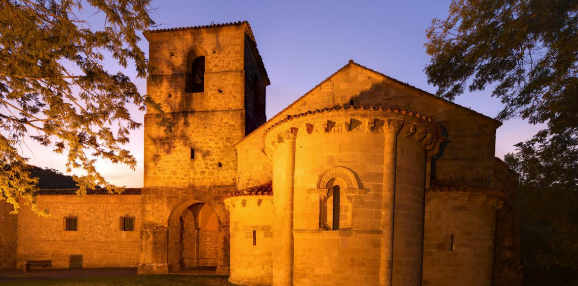 "Los coros están encantados de actuar en una iglesia románica con la acústica que tiene el monasterio de San Pedro de Villanueva" "Los coros están encantados de actuar en una iglesia románica con la acústica que tiene el monasterio de San Pedro de Villanueva"