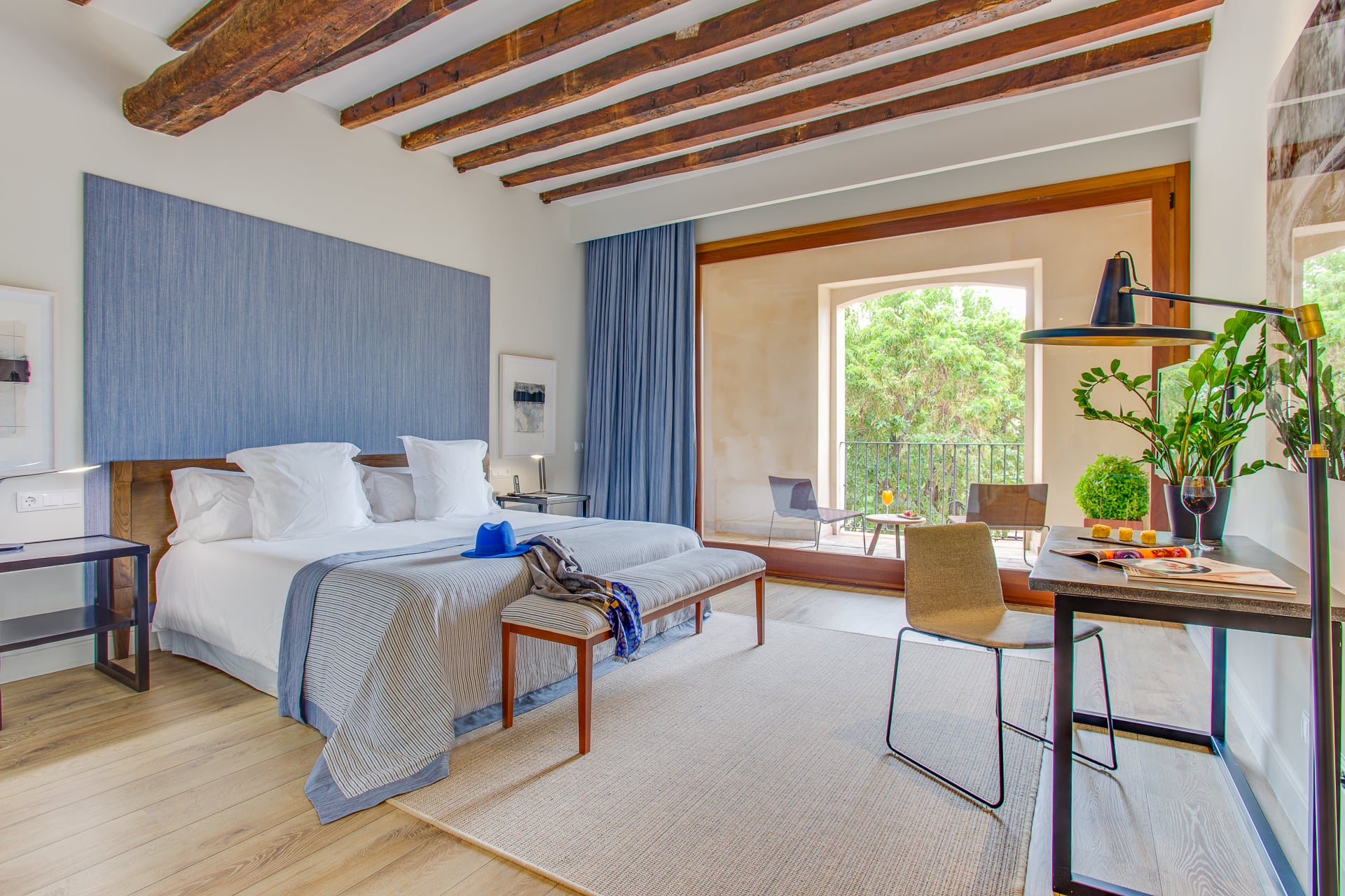 Los hoteles de las islas duplican en febrero las pernoctaciones de enero pero todavía están por debajo de 2019 Los hoteles de las islas duplican en febrero las pernoctaciones de enero pero todavía están por debajo de 2019