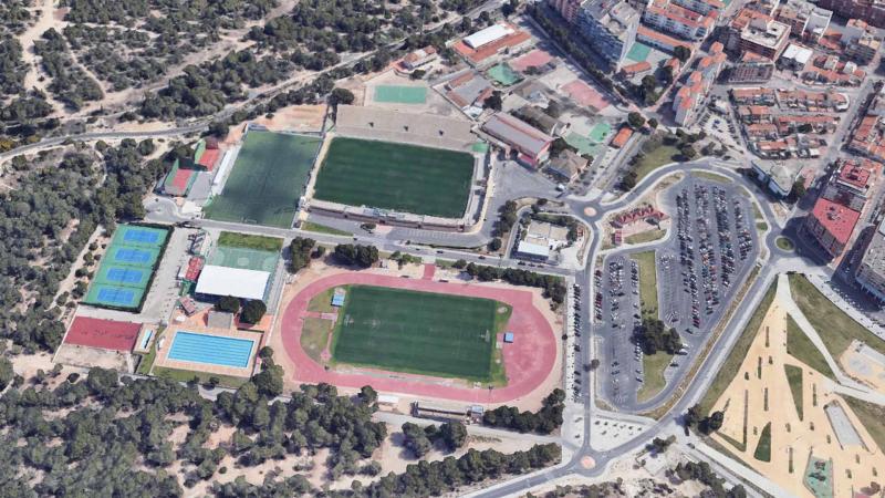 Benidorm pide ayuda a la Diputación para reconstruir una pista del "Guillermo Amor" Benidorm pide ayuda a la Diputación para reconstruir una pista del "Guillermo Amor"