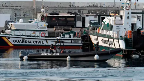 El buque 'Ángeles Alvariño' vuelve por primera vez a puerto tras 13 días de rastreo por las niñas de Tenerife El buque 'Ángeles Alvariño' vuelve por primera vez a puerto tras 13 días de rastreo por las niñas de Tenerife