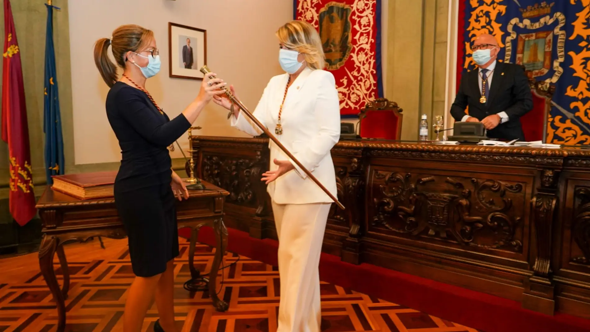 Noelia Arroyo releva a Ana Belén Castejón como alcaldesa de Cartagena