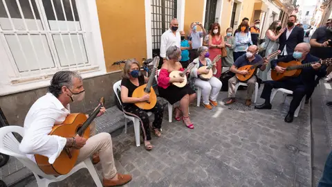 Instantes del homenaje celebrado ayer en Cádiz Instantes del homenaje celebrado ayer en Cádiz