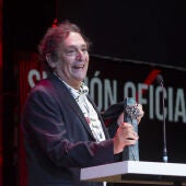 Agustí Villaronga recibe la Biznaga de Oro del Festival de Málaga por 'El vientre del mar'