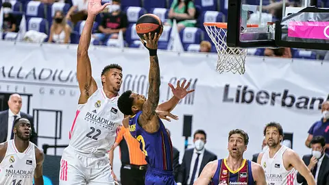 El Barça noquea al Real Madrid en el primer asalto El Barça noquea al Real Madrid en el primer asalto