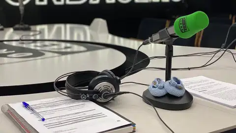 Isabel Lobo emite en doble frecuencia: crece el equipo de 'Por fin no es lunes' Isabel Lobo emite en doble frecuencia: crece el equipo de 'Por fin no es lunes'