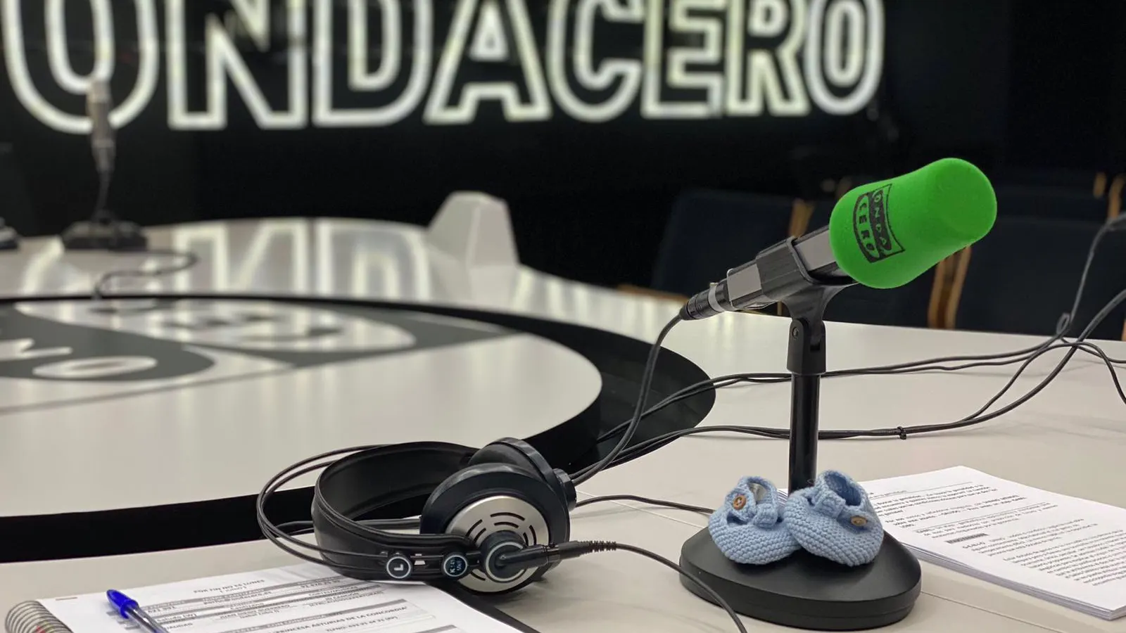 Isabel Lobo emite en doble frecuencia: crece el equipo de 'Por fin no es lunes' Isabel Lobo emite en doble frecuencia: crece el equipo de 'Por fin no es lunes'