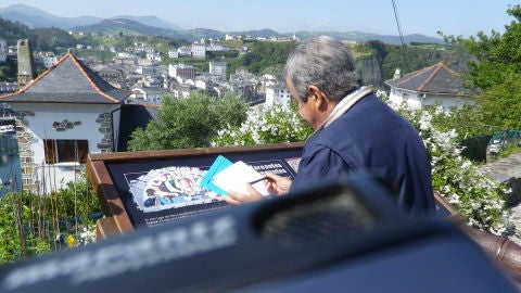 F. &Aacute;lvarez Cascos firmando la baja de Foro.