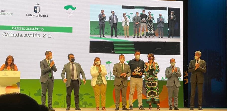 Verísima Natura, de Cañadas Avilés S.L., recibe este galardón en reconocimiento a su trabajo de Agricultura Sostenible Verísima Natura, de Cañadas Avilés S.L., recibe este galardón en reconocimiento a su trabajo de Agricultura Sostenible
