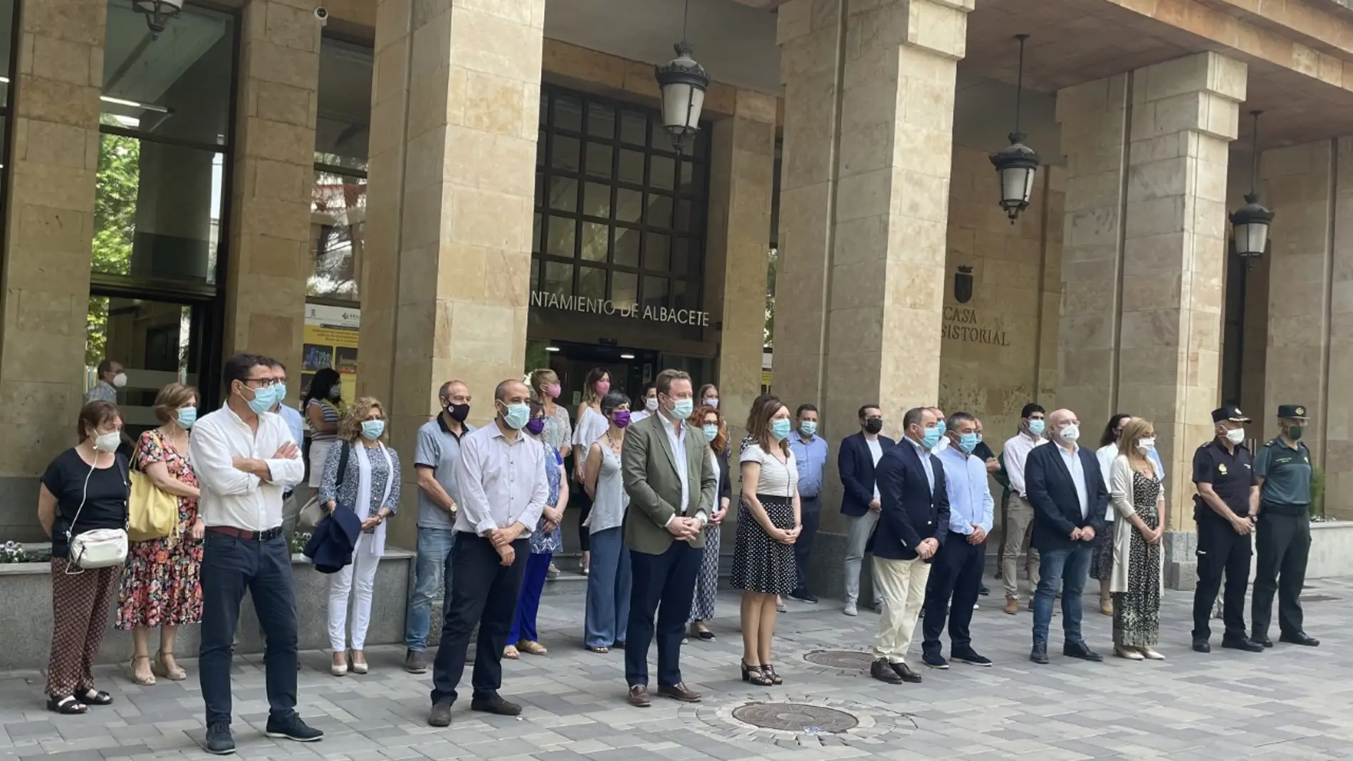 Minuto de silencio en Albacete en repulsa de los últimos asesinatos machistas