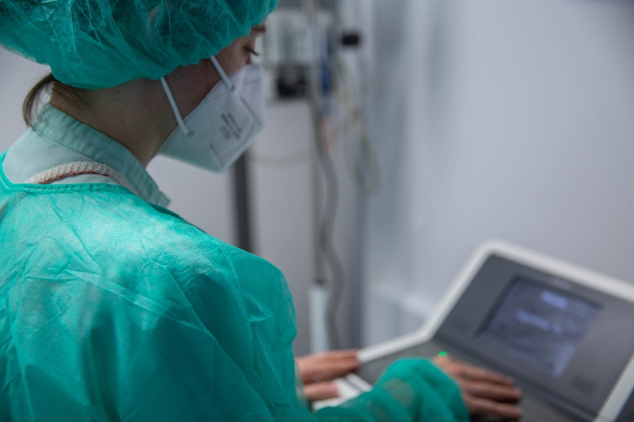 El Hospital del Vinalopó de Elche incorpora la inteligencia artificial en la atención en pacientes paliativos El Hospital del Vinalopó de Elche incorpora la inteligencia artificial en la atención en pacientes paliativos