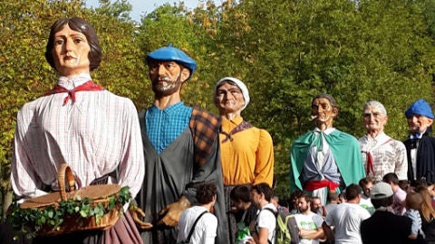 Gigantes y cabezudos de &Aacute;lava