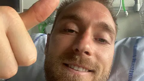 Primera foto de Eriksen desde el hospital: "Me siento bien" Primera foto de Eriksen desde el hospital: "Me siento bien"