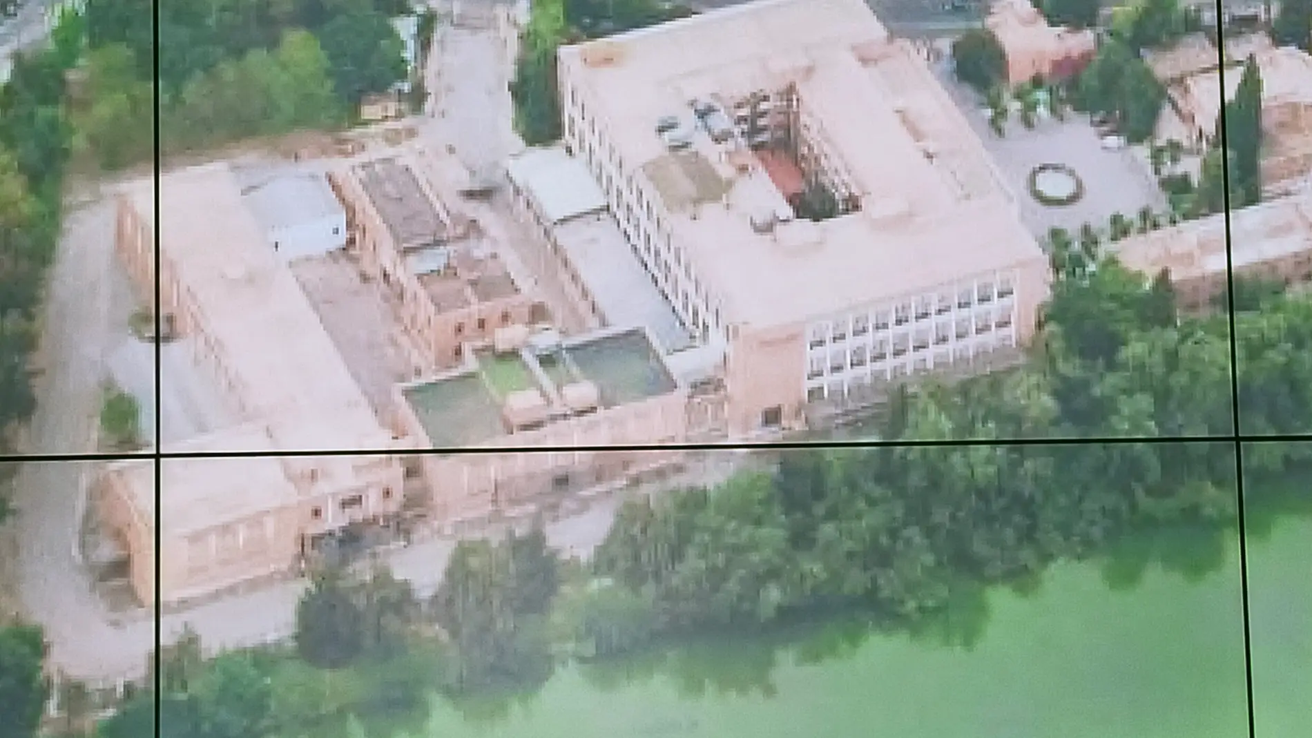 El proyecto de Altadis incluye un hotel, el Cubo para usos privados y públicos, una pasarela y zonas verdes El proyecto de Altadis incluye un hotel, el Cubo para usos privados y públicos, una pasarela y zonas verdes