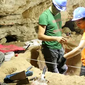 Trabajos en la Cueva de los Toriles (Carrizosa) Trabajos en la Cueva de los Toriles (Carrizosa)