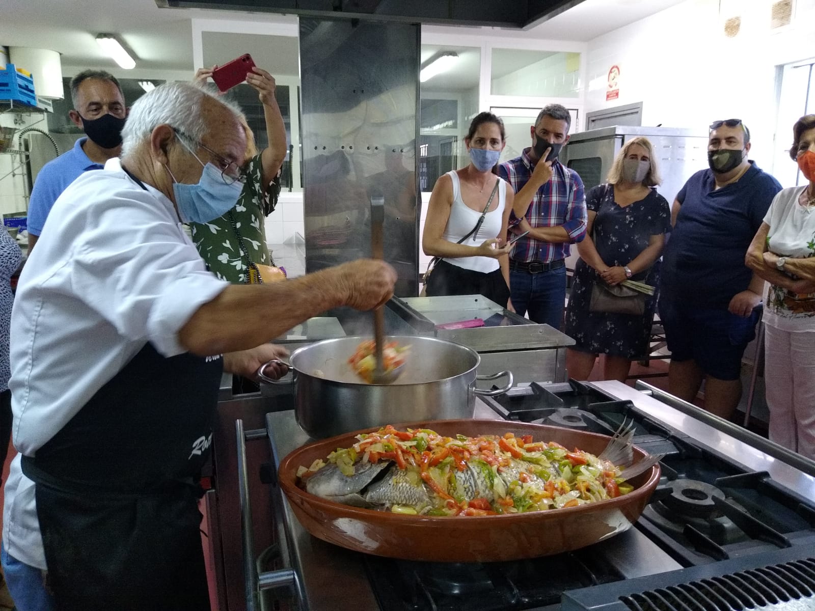 Rota programa un año más un taller para aprender a cocinar urta a la roteña Rota programa un año más un taller para aprender a cocinar urta a la roteña