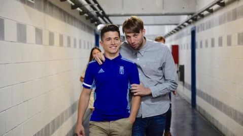 Michu y Nieto, el d&iacute;a de su presentaci&oacute;n con el Oviedo.