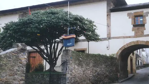 La plantilla de la Policia Nacional de Luarca sumara cinco nuevos efectivos. La plantilla de la Policia Nacional de Luarca sumara cinco nuevos efectivos.
