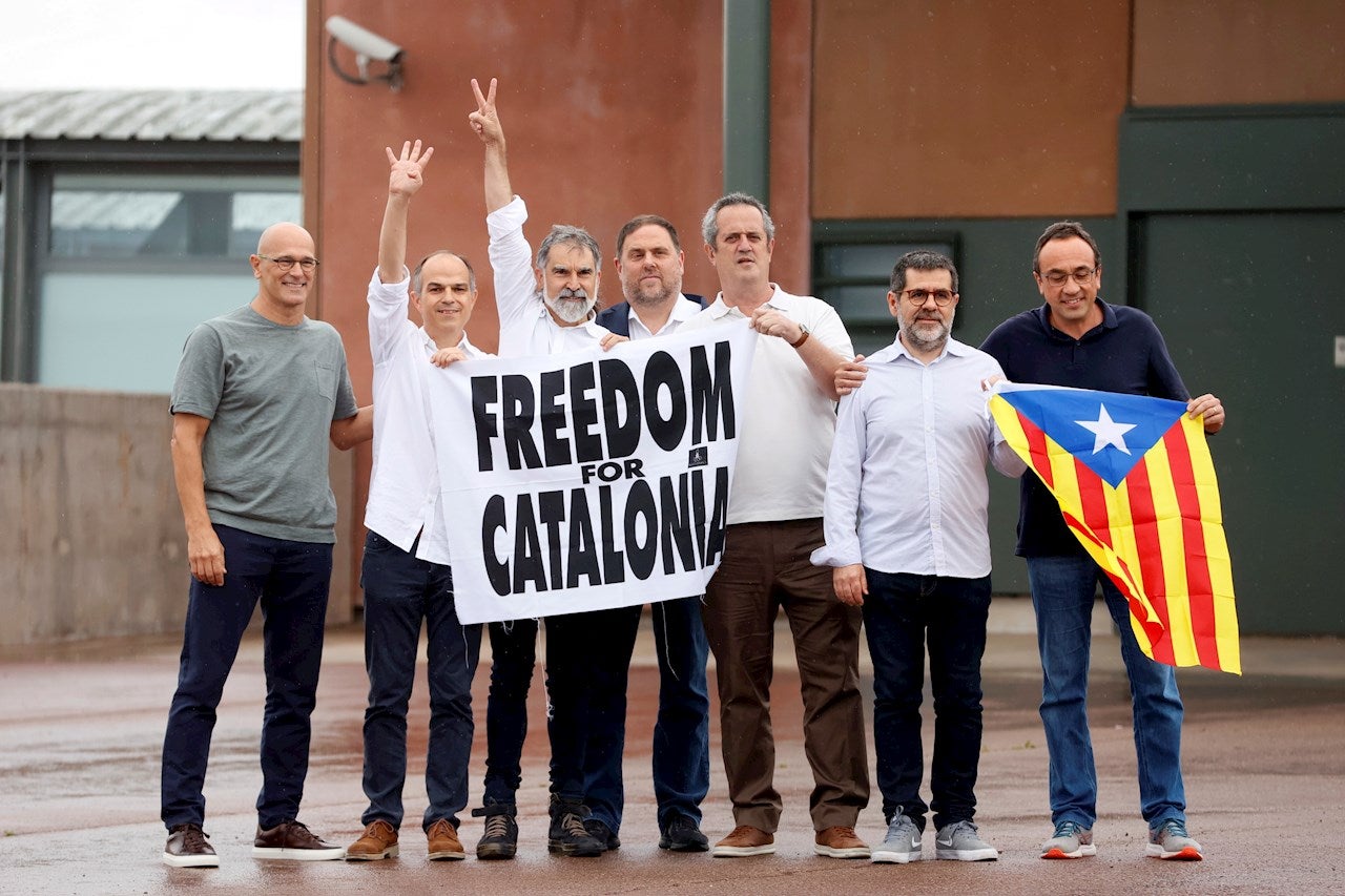 Los diarios continúan hablando de los indultos tres días después de su aprobación Los diarios continúan hablando de los indultos tres días después de su aprobación