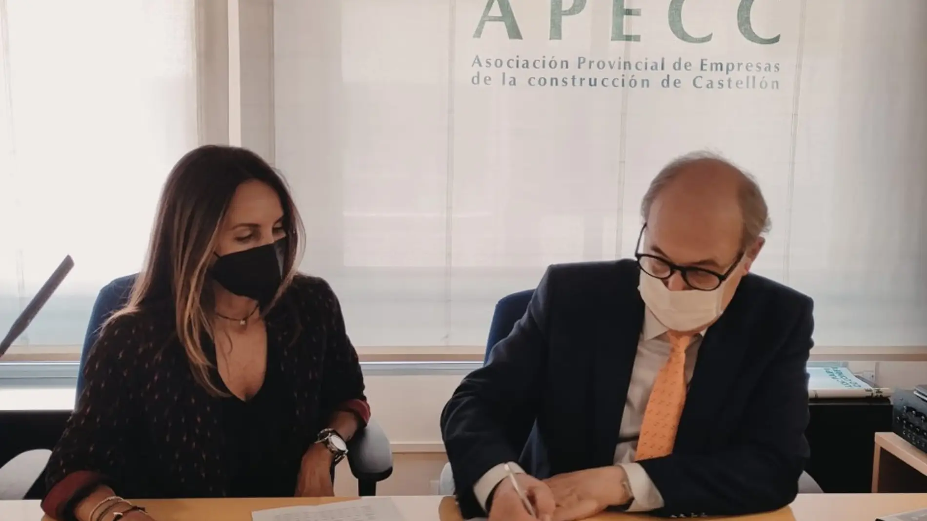 APECC y MUSAAT firman un convenio y estrechan su colaboración