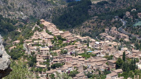Dei&agrave;, uno de los pueblos de monta&ntilde;a situado en la Serra de Tramuntana de Mallorca