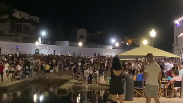 Baleares multiplica por 10 las sanciones por botellón, con multas que pueden alcanzar los 5.000 euros, para atajar la explosión de contagios Baleares multiplica por 10 las sanciones por botellón, con multas que pueden alcanzar los 5.000 euros, para atajar la explosión de contagios