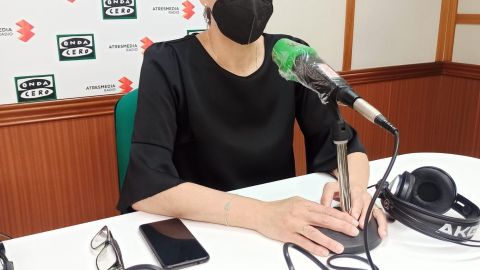 Eva Mas&iacute;as, en los estudios de Onda Cero Ciudad Real