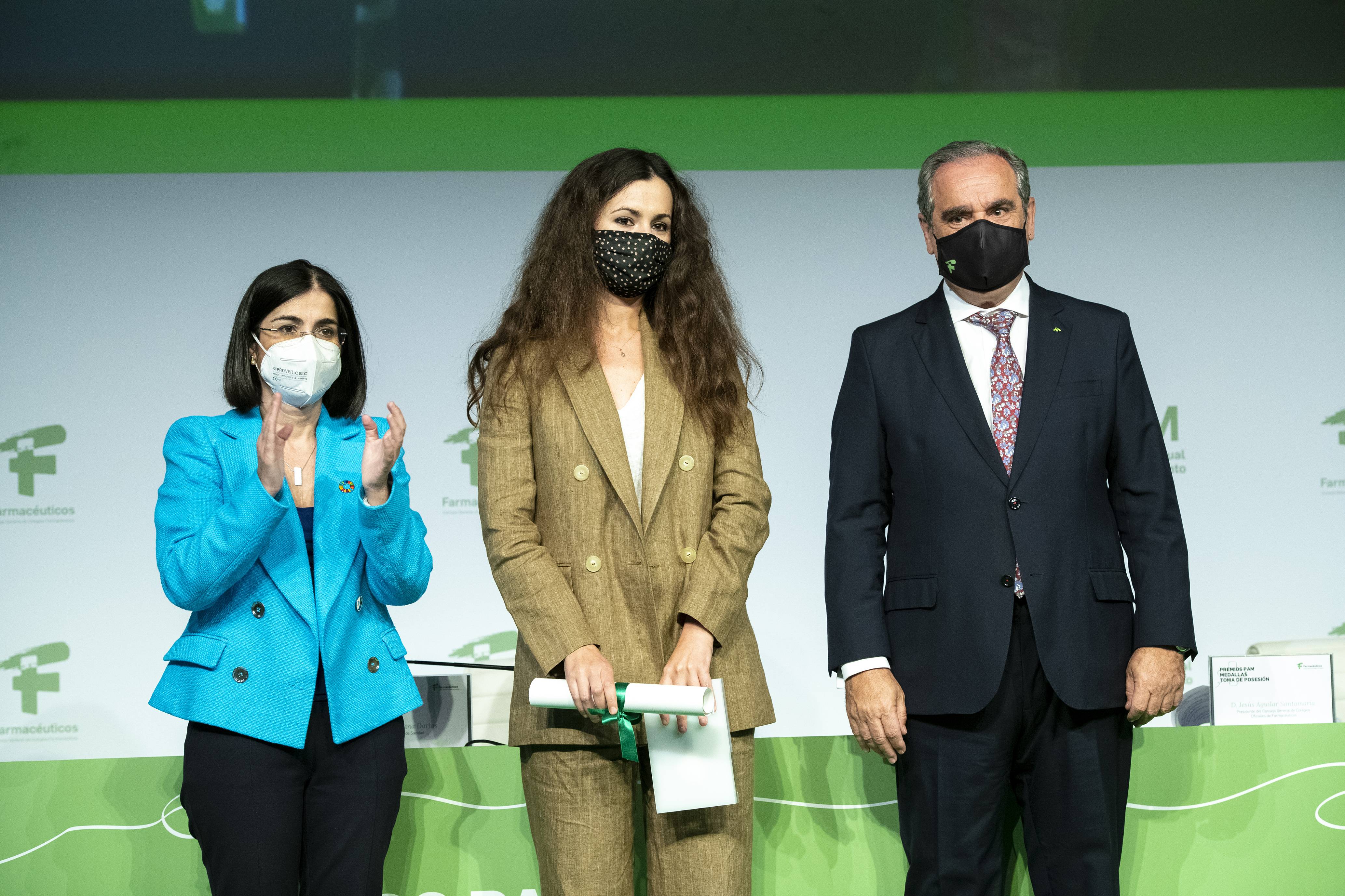 La farmacéutica Amparo Gadea entre los homenajeados La farmacéutica Amparo Gadea entre los homenajeados