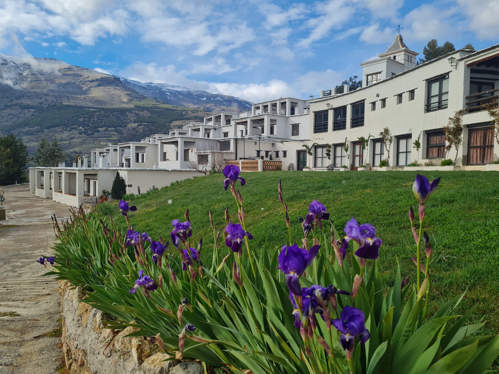 El Paraíso tiene un nombre: "Hotel Nueva Alcazaba de Busquístar" El Paraíso tiene un nombre: "Hotel Nueva Alcazaba de Busquístar"