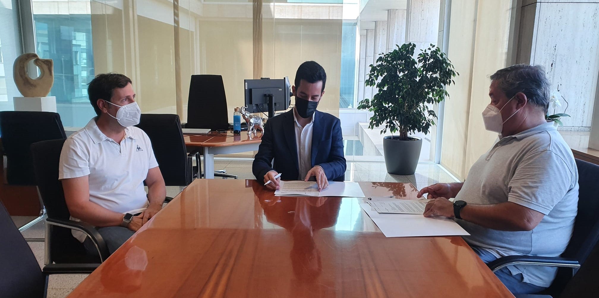 Nuevo convenio de colaboración para gestionar la estación de autobuses de Sant Antoni Nuevo convenio de colaboración para gestionar la estación de autobuses de Sant Antoni
