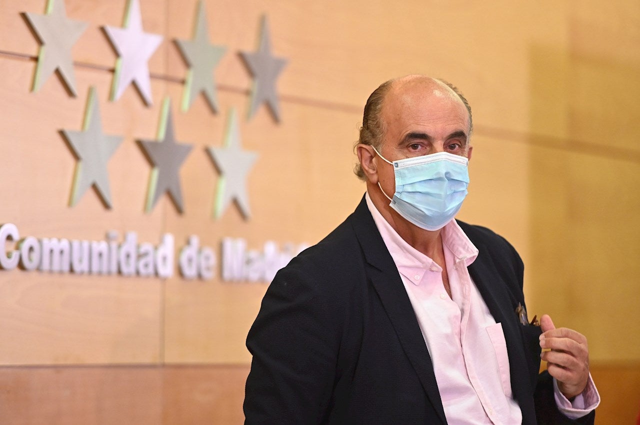 Antonio Zapatero, sobre la viruela del mono: "No es una enfermedad de transmisión sexual; la transmisión se produce por contacto estrecho" Antonio Zapatero, sobre la viruela del mono: "No es una enfermedad de transmisión sexual; la transmisión se produce por contacto estrecho"