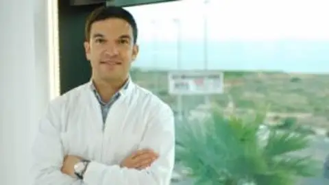 Hablamos con el Dr. Alfonso Díaz, "los tratamientos estéticos también mejoran nuestra dentadura" clinica salgado