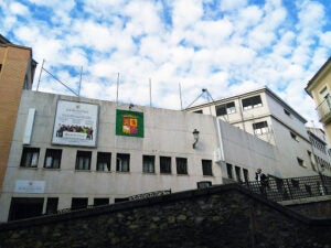 El ayuntamiento de Cáceres paraliza la cesión de suelo al colegio Paideuterion y otros centros concertados El ayuntamiento de Cáceres paraliza la cesión de suelo al colegio Paideuterion y otros centros concertados