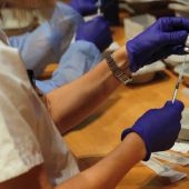 Varias comunidades valoran adelantar la vacunación a aquellos que han superado la Covid