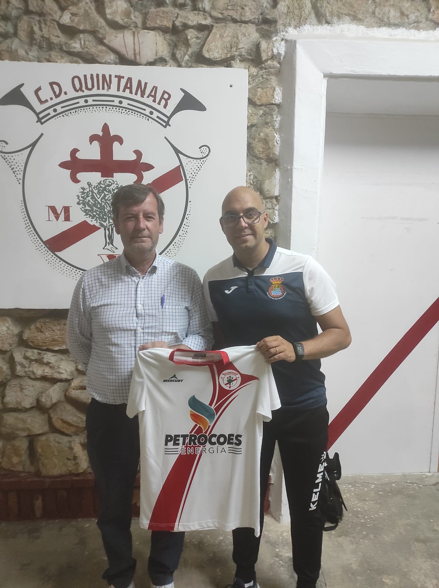 Luis Esquinas renueva como entrenador del CD Quintanar Luis Esquinas renueva como entrenador del CD Quintanar