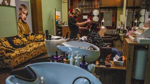 La presidenta del Senado anula la votaci&oacute;n que bajaba el IVA en peluquer&iacute;as al 10%