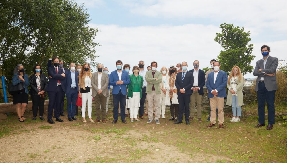 Empresarios Club de Empresas de la Cámara, en los jardines de la Fonte Baixa.