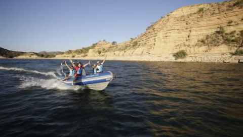 Actividades acuáticas en el Mar de Aragón