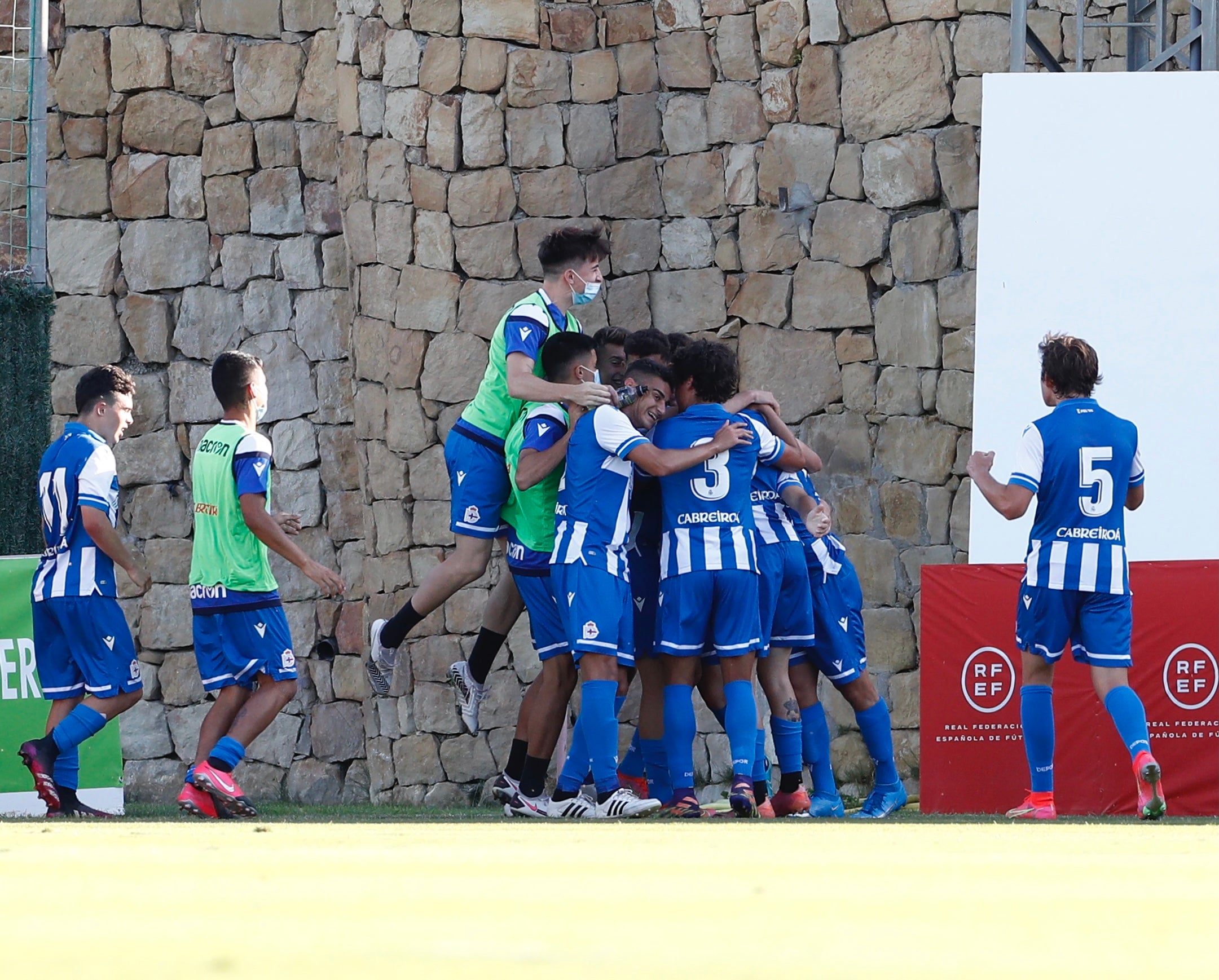 Dépor-Barcelona en la final de la Copa Juvenil y Riazor acogerá conciertos musicales, aún sin firmarse el nuevo convenio Concello-Deportivo Dépor-Barcelona en la final de la Copa Juvenil y Riazor acogerá conciertos musicales, aún sin firmarse el nuevo convenio Concello-Deportivo