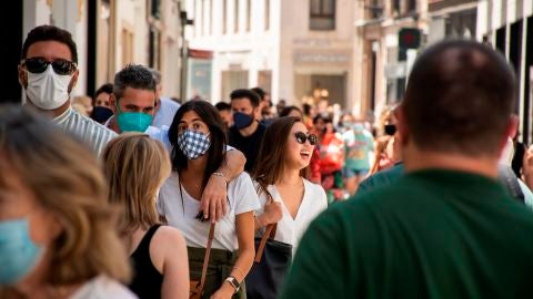 El centro de Sevilla, en el primer d&iacute;a sin ser obligatorio el uso de mascarillas en exteriores
