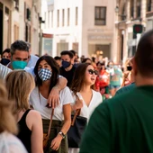 El centro de Sevilla, en el primer día sin ser obligatorio el uso de mascarillas en exteriores El centro de Sevilla, en el primer día sin ser obligatorio el uso de mascarillas en exteriores