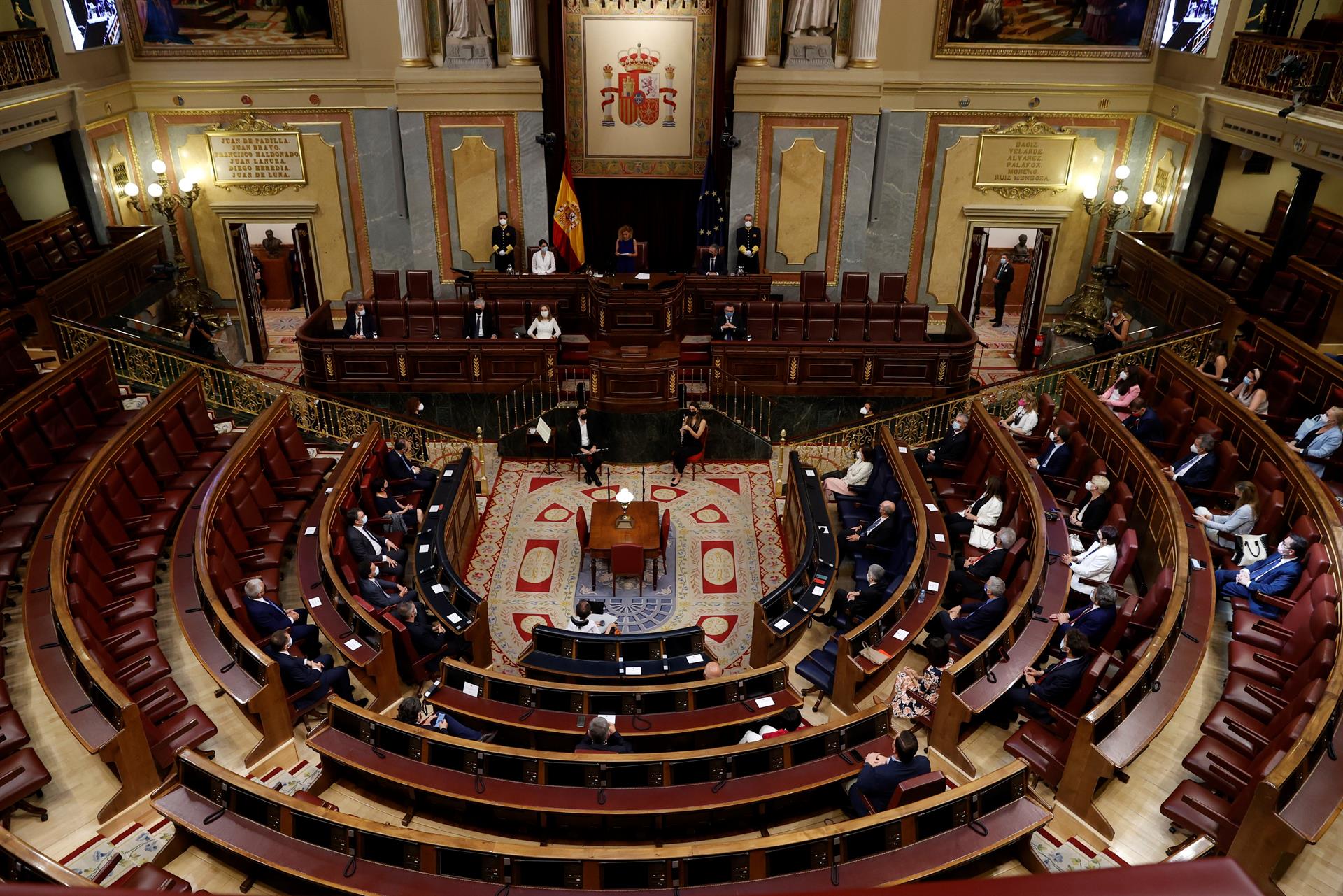 El Congreso homenajea a las víctimas del terrorismo con la ausencia del PP y Vox El Congreso homenajea a las víctimas del terrorismo con la ausencia del PP y Vox