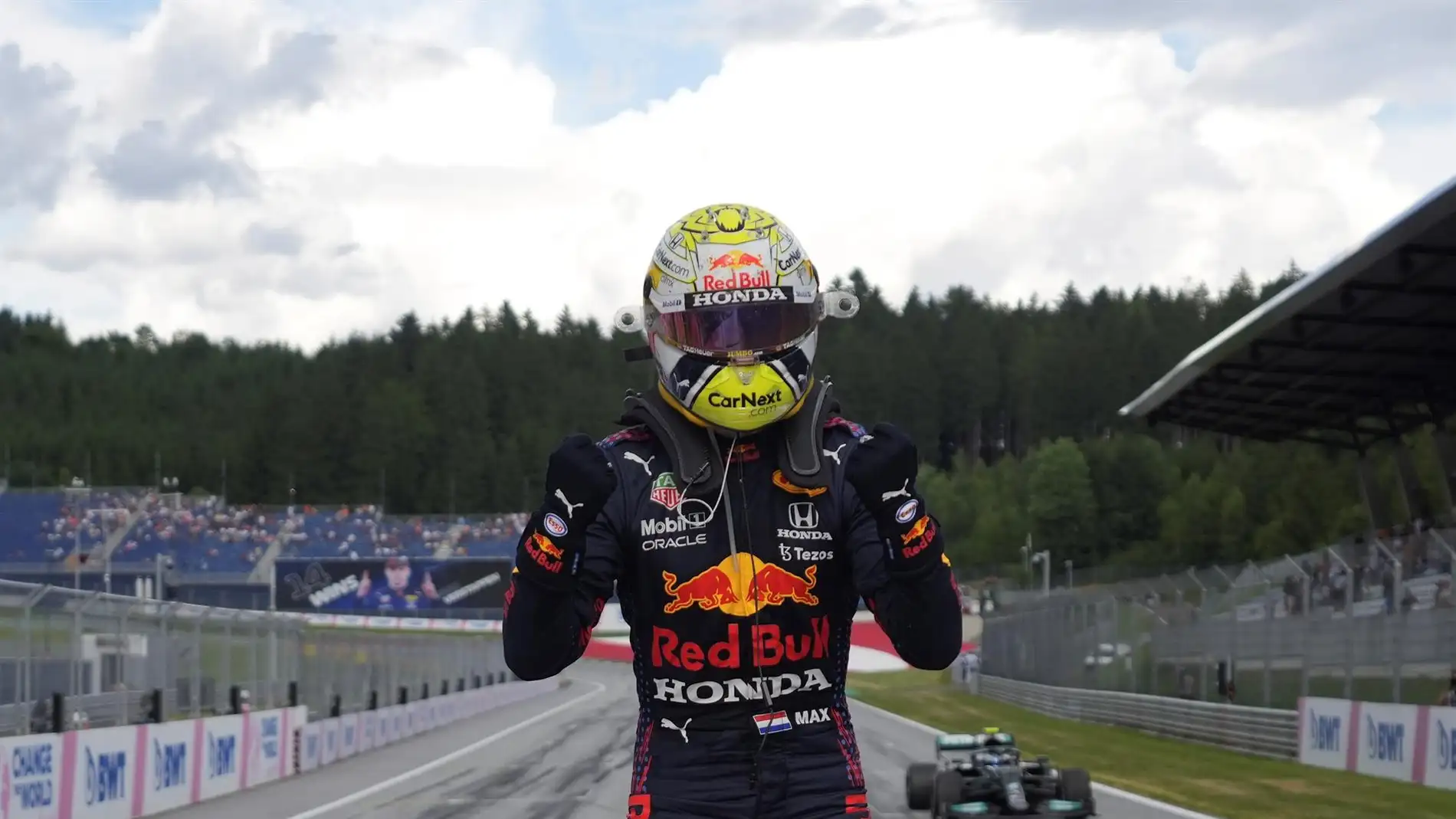 Verstappen refuerza su liderato al ganar en Estiria