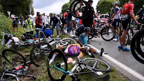 Caída de los ciclistas en el Tour de Francia Caída de los ciclistas en el Tour de Francia