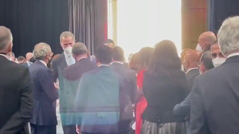 El rey participa en la cena previa al Mobile World Congress 