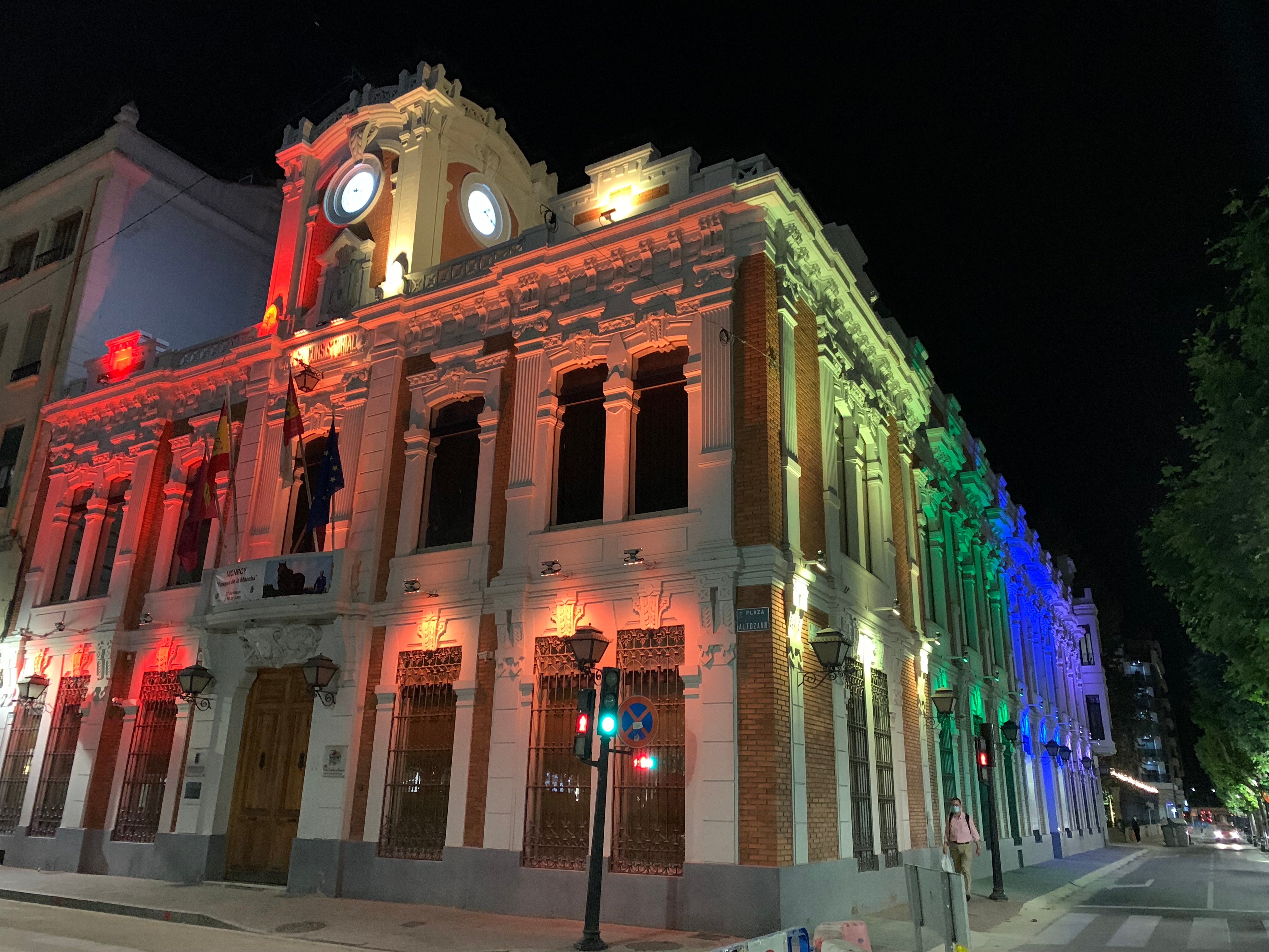 Puesta a punto del reloj del Museo Municipal para las campanadas Puesta a punto del reloj del Museo Municipal para las campanadas