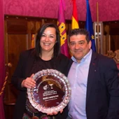 Luis Palencia, presidente del F.S. Valdepeñas, junto a Mª del Pilar Ballesteros, su mujer y secretaria-tesorera del club. Luis Palencia, presidente del F.S. Valdepeñas, junto a Mª del Pilar Ballesteros, su mujer y secretaria-tesorera del club.